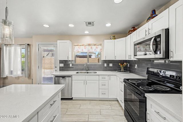 332 W 14TH Avenue, Apache Junction, AZ 85120