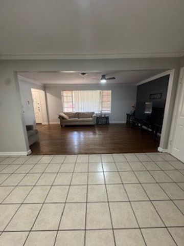 709 VALLEY VIEW Drive, Arlington, TX 76010
