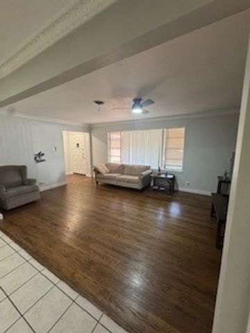 709 VALLEY VIEW Drive, Arlington, TX 76010