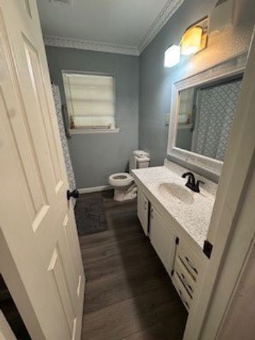 709 VALLEY VIEW Drive, Arlington, TX 76010