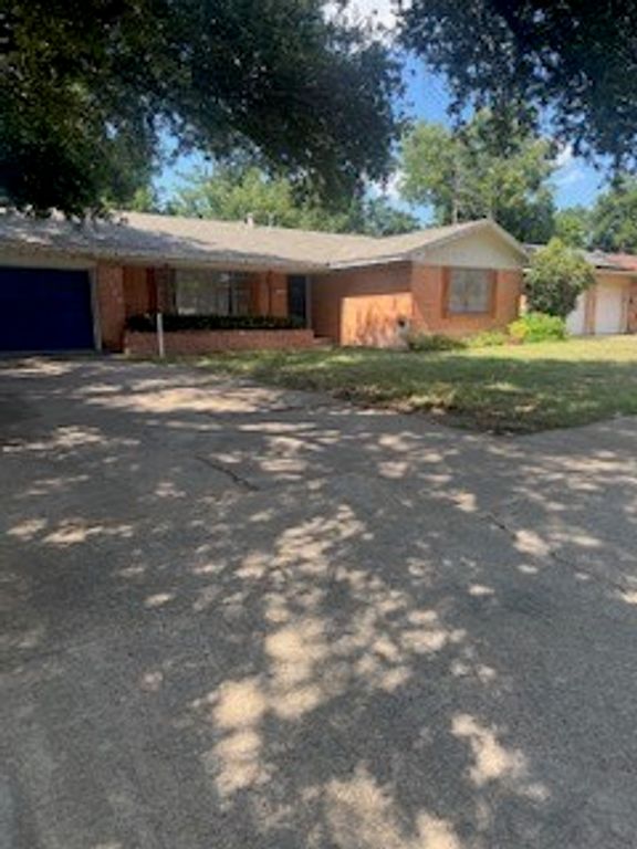 709 VALLEY VIEW Drive, Arlington, TX 76010