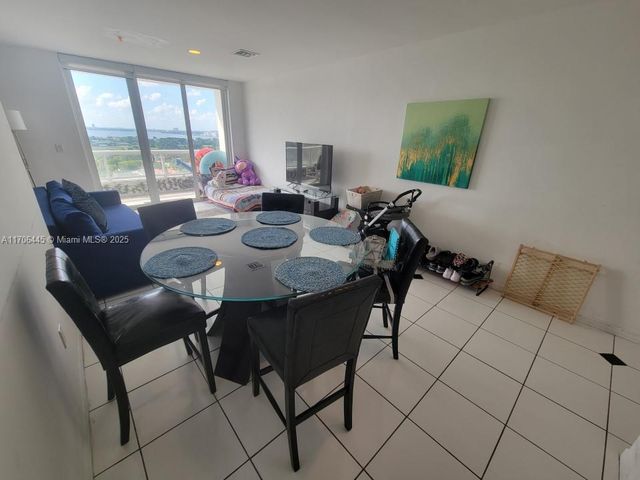 5601 Collins Ave PH-9, Miami Beach, FL 33140