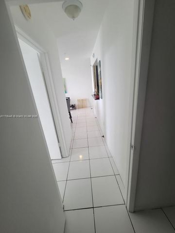 5601 Collins Ave PH-9, Miami Beach, FL 33140