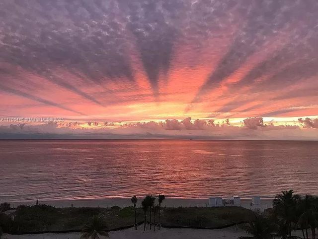 5601 Collins Ave PH-9, Miami Beach, FL 33140