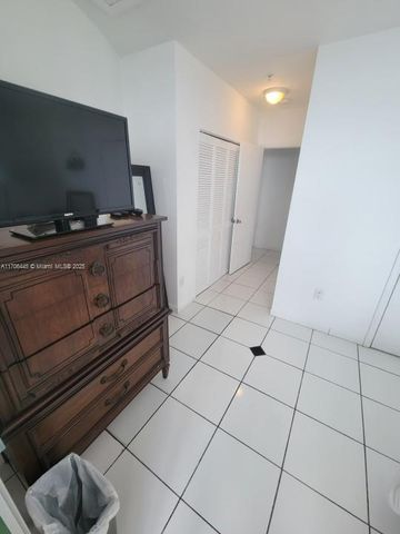 5601 Collins Ave PH-9, Miami Beach, FL 33140