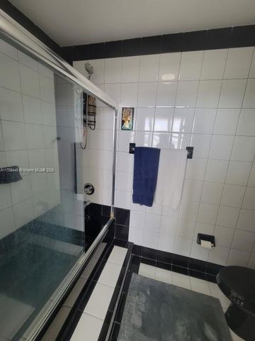 5601 Collins Ave PH-9, Miami Beach, FL 33140