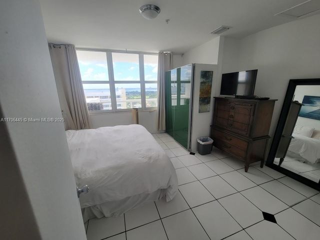 5601 Collins Ave PH-9, Miami Beach, FL 33140