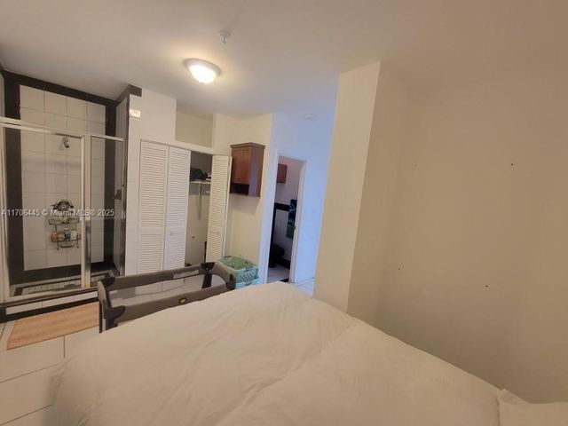 5601 Collins Ave PH-9, Miami Beach, FL 33140