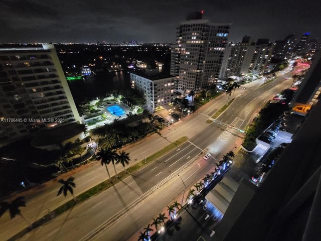 5601 Collins Ave PH-9, Miami Beach, FL 33140