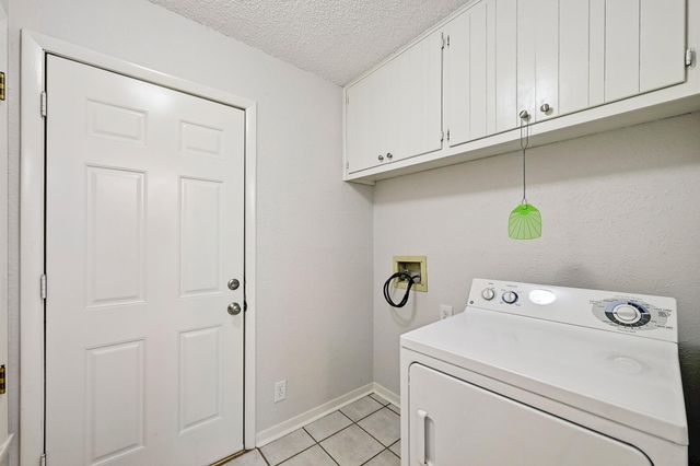 275 Mooring CIR B, Lakeway, TX 78734