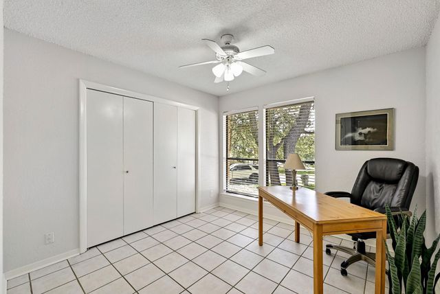 275 Mooring CIR B, Lakeway, TX 78734
