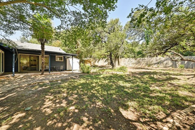 275 Mooring CIR B, Lakeway, TX 78734