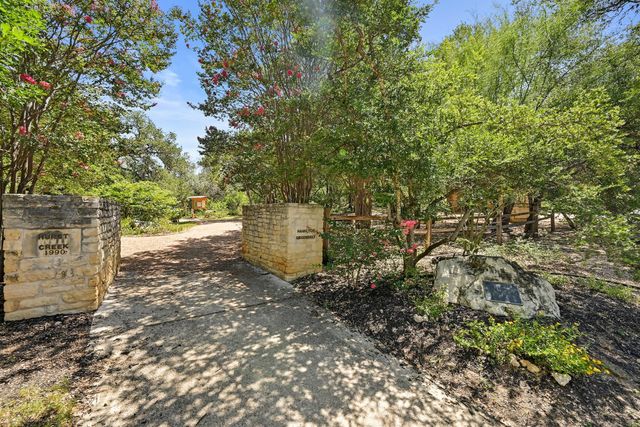 275 Mooring CIR B, Lakeway, TX 78734