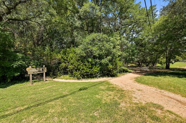 275 Mooring CIR B, Lakeway, TX 78734