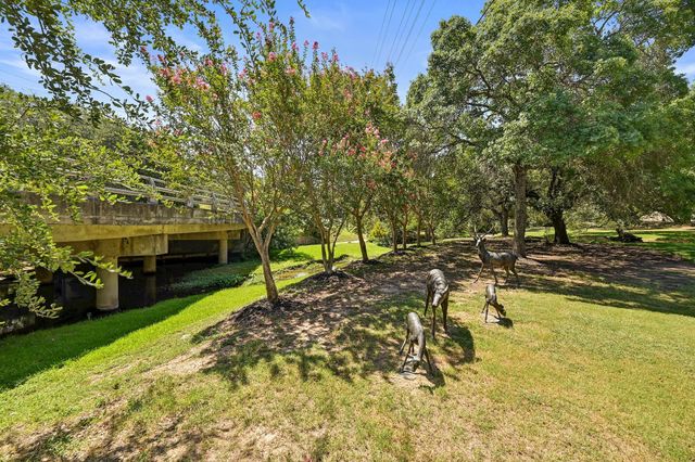 275 Mooring CIR B, Lakeway, TX 78734