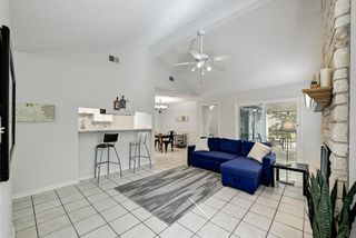 275 Mooring CIR B, Lakeway, TX 78734
