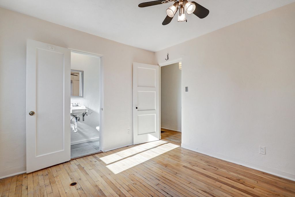 Image 19 of property listing at 605 Ridgecrest Drive SE, Albuquerque, NM 87108