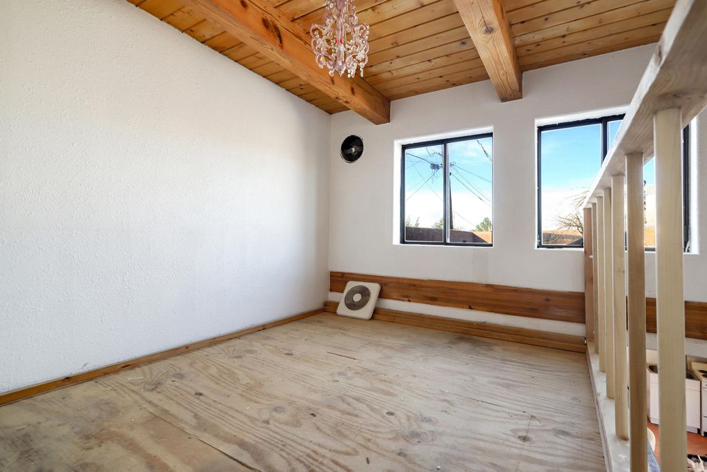 Image 34 of property listing at 605 Ridgecrest Drive SE, Albuquerque, NM 87108