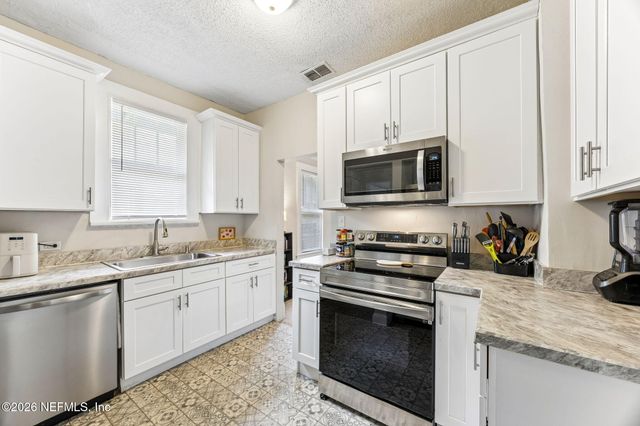 683 BRIDAL Avenue, Jacksonville, FL 32205