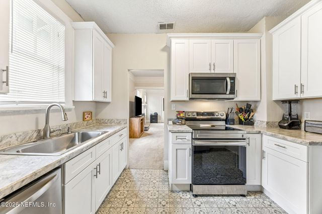 683 BRIDAL Avenue, Jacksonville, FL 32205