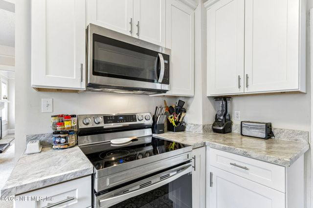 683 BRIDAL Avenue, Jacksonville, FL 32205