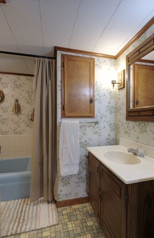 504 N 4th Street, Clinton, IA 52732