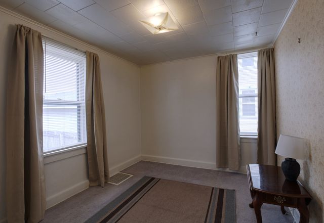 504 N 4th Street, Clinton, IA 52732