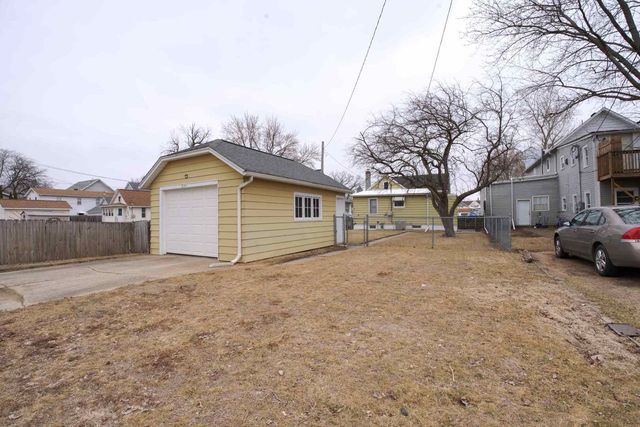 504 N 4th Street, Clinton, IA 52732