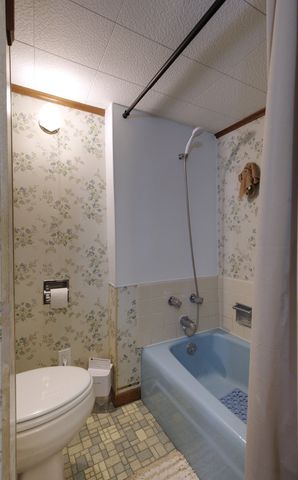 504 N 4th Street, Clinton, IA 52732