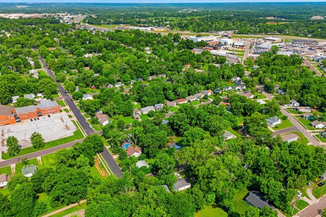 710 HIRTH AVE, Columbia, MO 65203