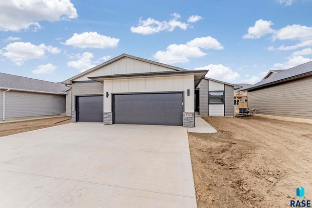 5500 E Brennan Dr Drive, Sioux Falls, SD 57110
