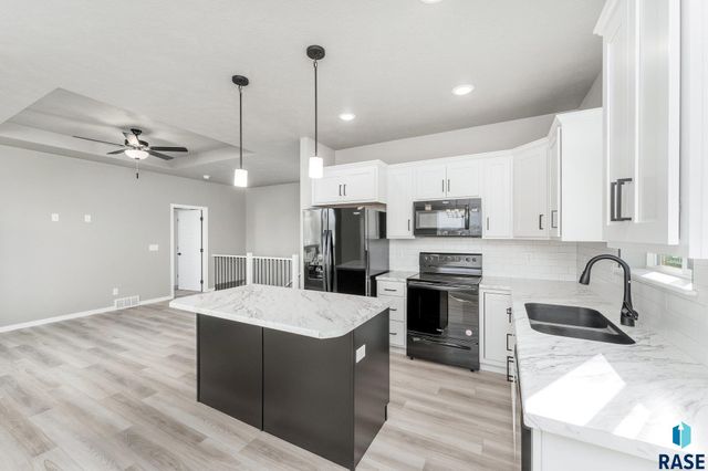 5500 E Brennan Dr, Sioux Falls, SD 57110