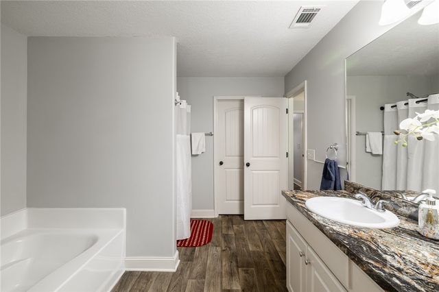 621 Lake Vista Drive Drive, Jefferson, GA 30549