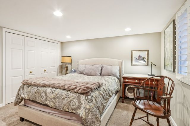 215 Orchard Lane, Glen Ellyn, IL 60137