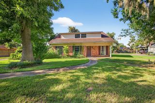 444 Southern Oaks Drive, Lake Jackson, TX 77566