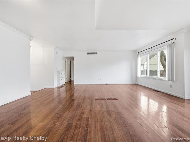 41670 Amberly Drive, Clinton Township, MI 48038