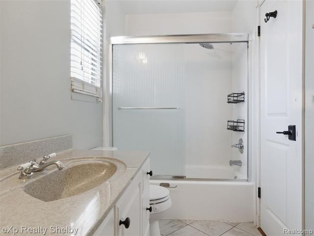 41670 Amberly Drive, Clinton Township, MI 48038