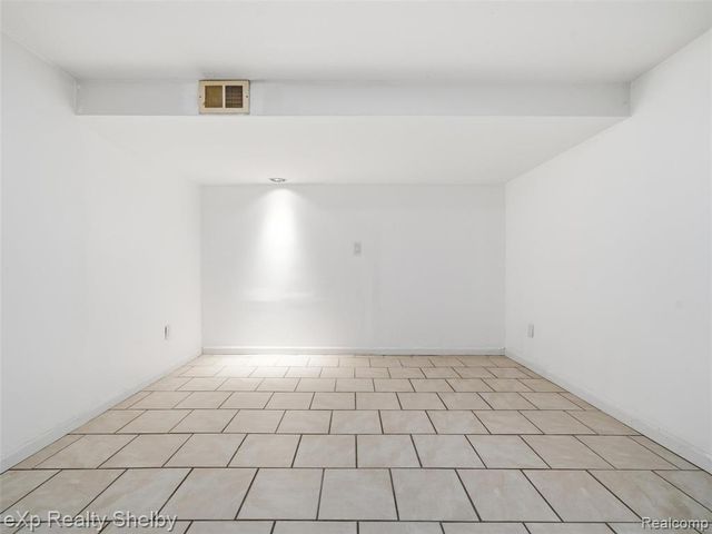 41670 Amberly Drive, Clinton Township, MI 48038