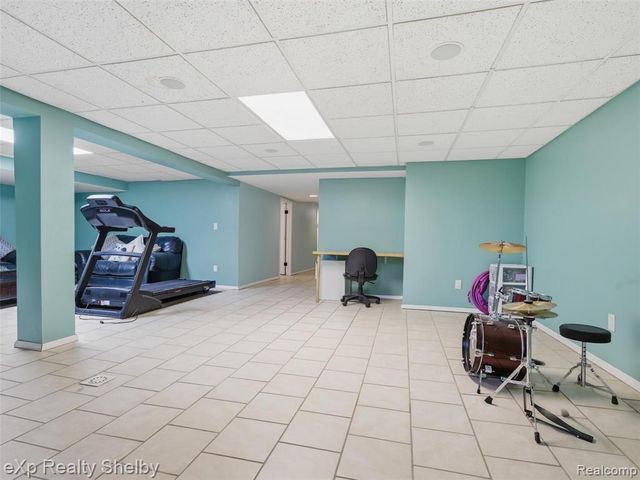 41670 Amberly Drive, Clinton Township, MI 48038