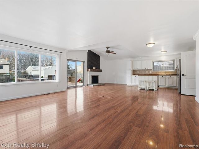 41670 Amberly Drive, Clinton Township, MI 48038