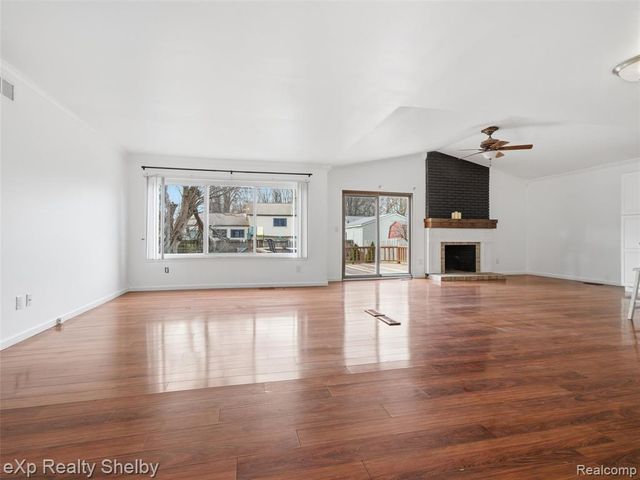 41670 Amberly Drive, Clinton Township, MI 48038