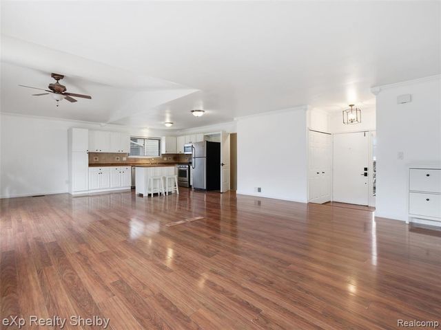 41670 Amberly Drive, Clinton Township, MI 48038