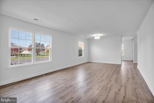 38 PINECREST DR, Woodbury, NJ 08096