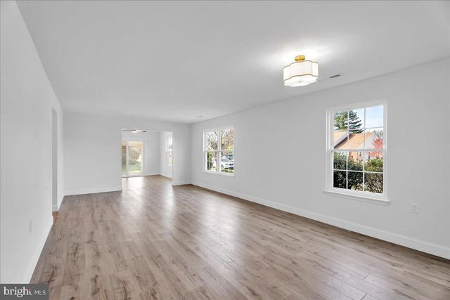 38 PINECREST DR, Woodbury, NJ 08096