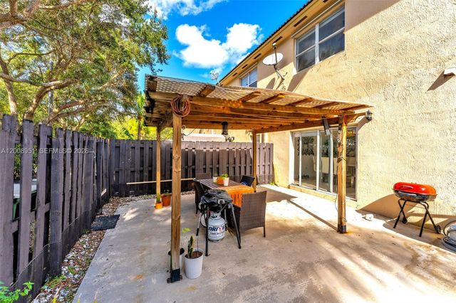 2406 NE 41st Pl, Homestead, FL 33033