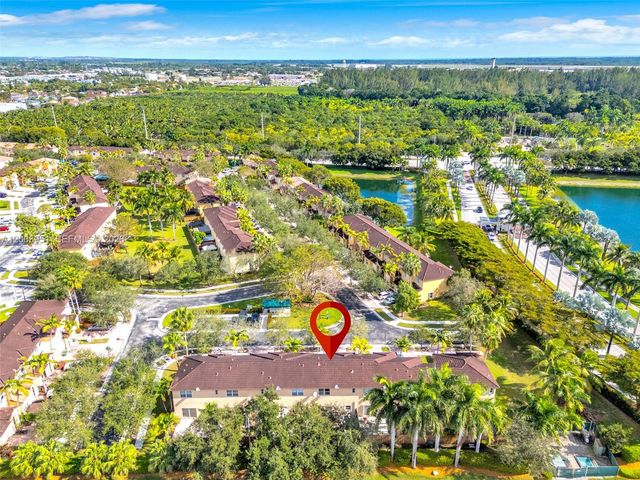 2406 NE 41st Pl, Homestead, FL 33033