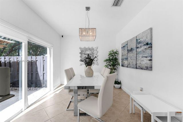 2406 NE 41st Pl, Homestead, FL 33033