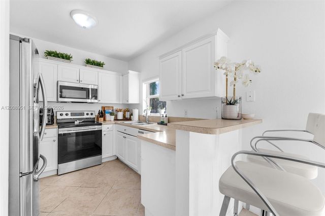 2406 NE 41st Pl, Homestead, FL 33033