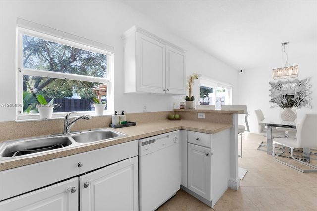 2406 NE 41st Pl, Homestead, FL 33033