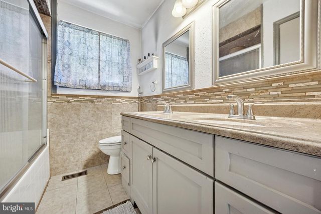 1606 RIVERSEDGE DR, Delanco, NJ 08075